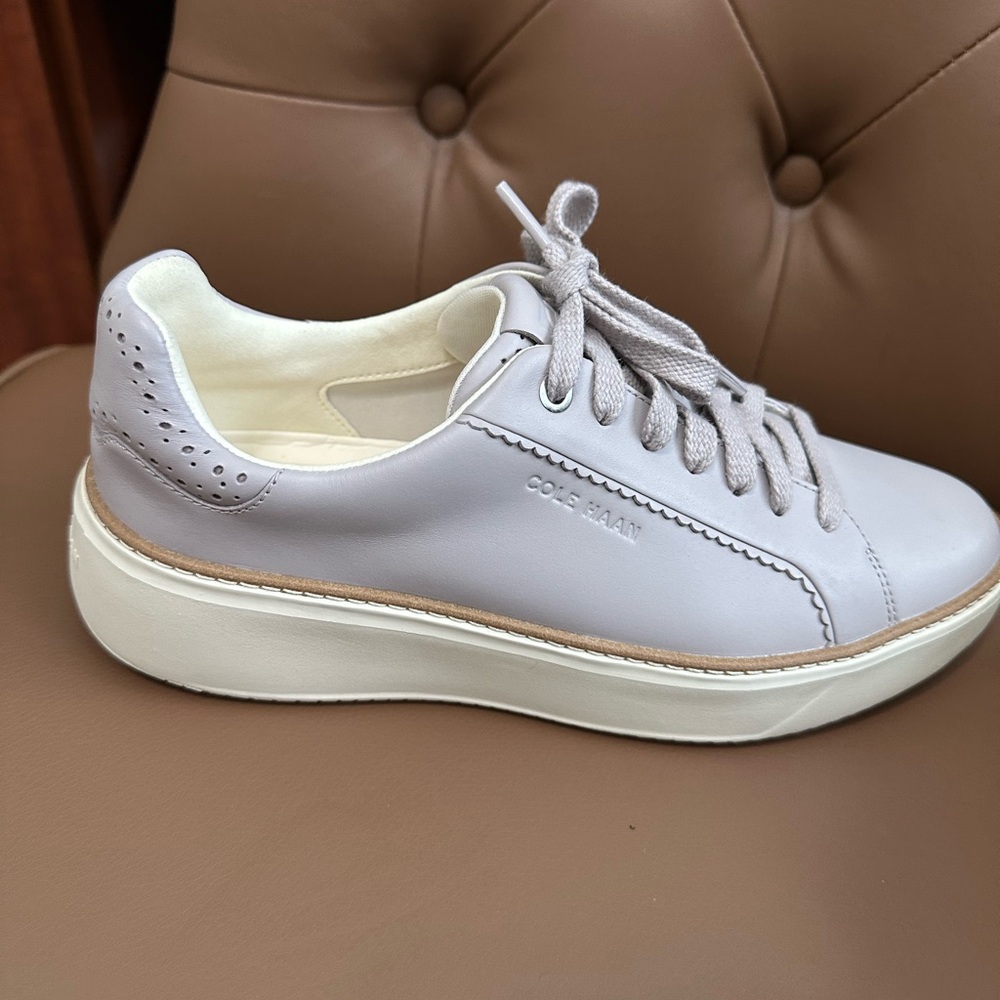 EUC!!!Cole Haan Women's Sneakers - Soft Gray Grand Series. Worn once. Almost new - Picture 3 of 6
